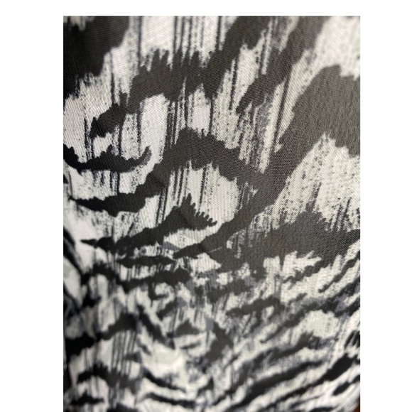 Khardashian Collection Woman’s Zebra Blouse Size L - Picture 5 of 8